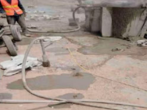 察哈尔右翼后水泥混凝土路面板底注浆技术 路面脱空注浆整治方案