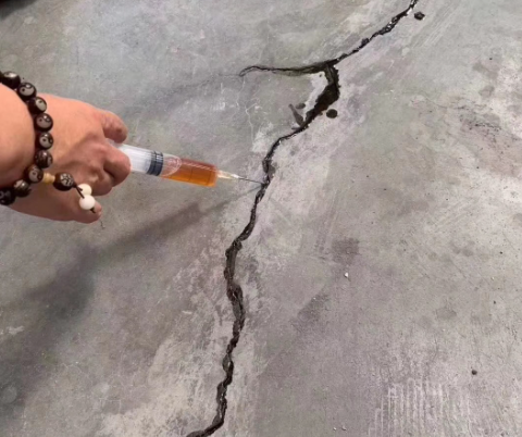 察哈尔右翼后混凝土裂缝修补技术详解​